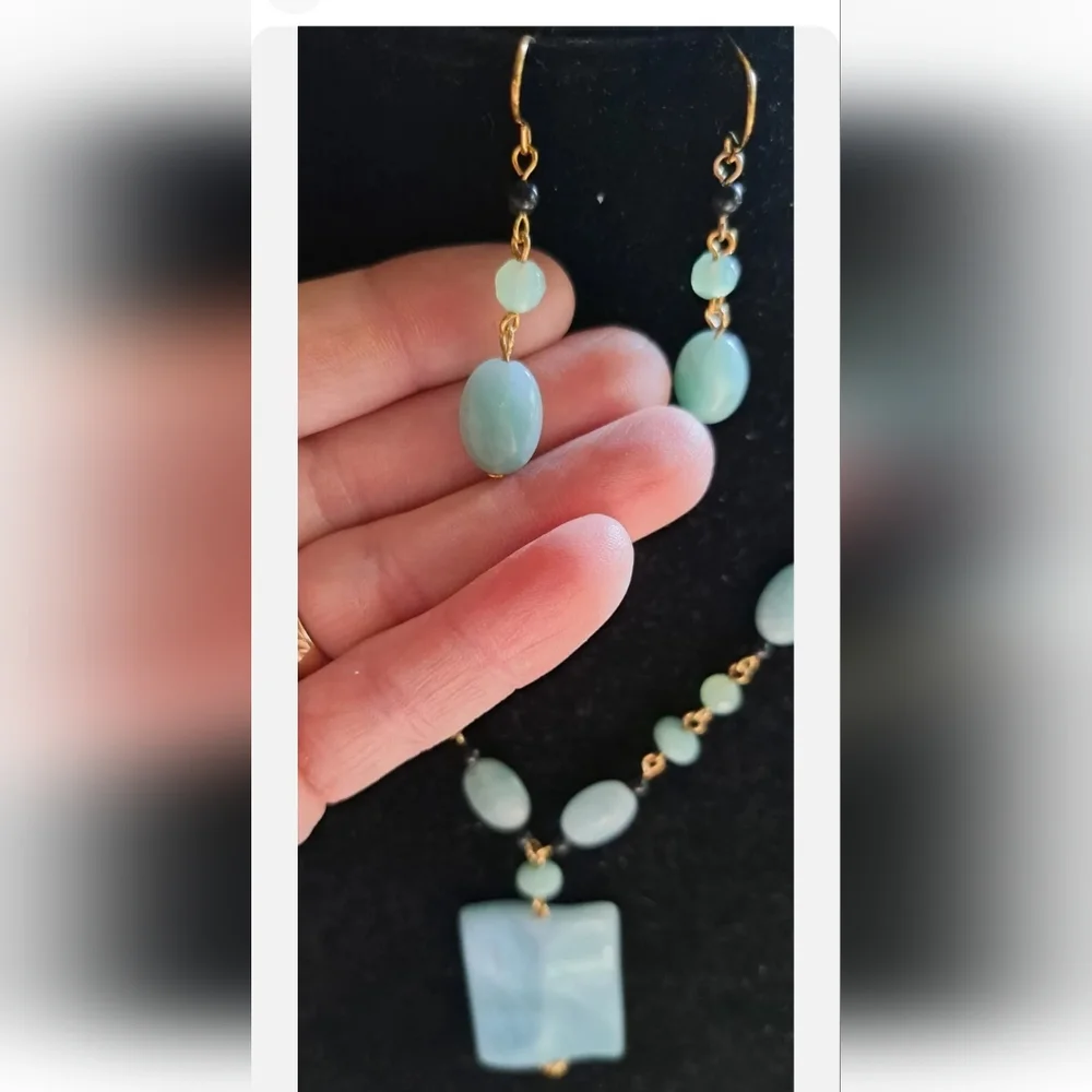 Beautiful Semi Precious Stone Necklace And Matching Earrings. Teal Green.